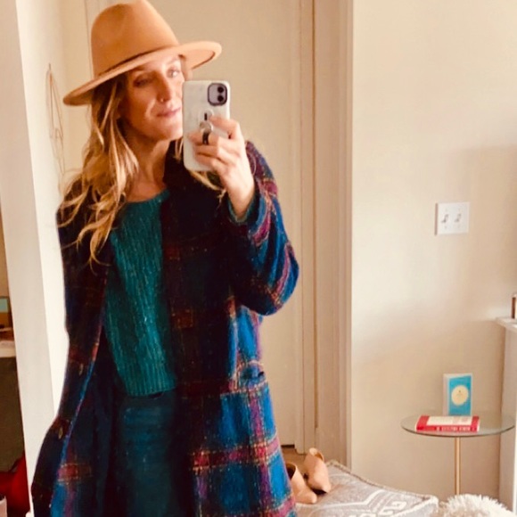 Meet your Posher, Rae - Picture 1 of 1